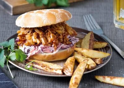 Vegan Pulled Pork Burgers