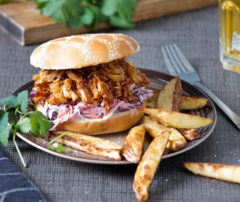 Vegan Pulled Pork Burgers