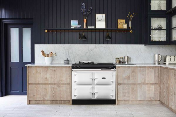 AGA Cooker eR3 100-4 Electric in White roomset