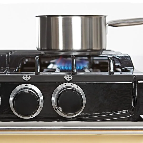 eR3 60 AGA cooker gas hob