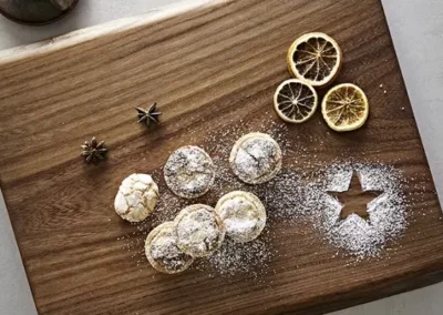 ITALIAN STYLE MINCE PIES WITH RICCIARELLI TOPPING