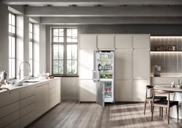 Liebherr FREESTANDING BOTTOM MOUNT Fridge-Freezer SCNsdh 5253